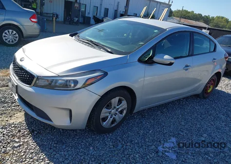 2017 Kia Forte Lx z USA, uszkodzony, nr VIN 3KPFK4A79HE101323